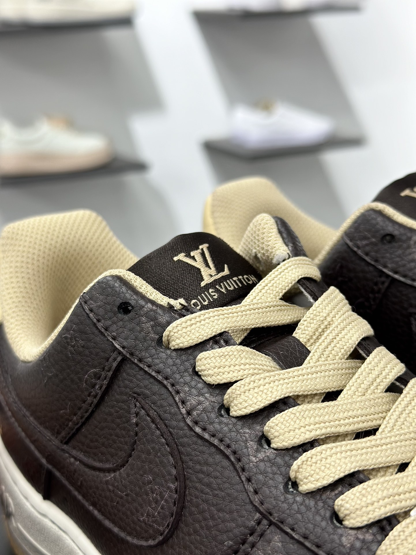 Nike Air Force 1 Low 07 x Louis Vuitton 黑棕小勾  LW9279-007