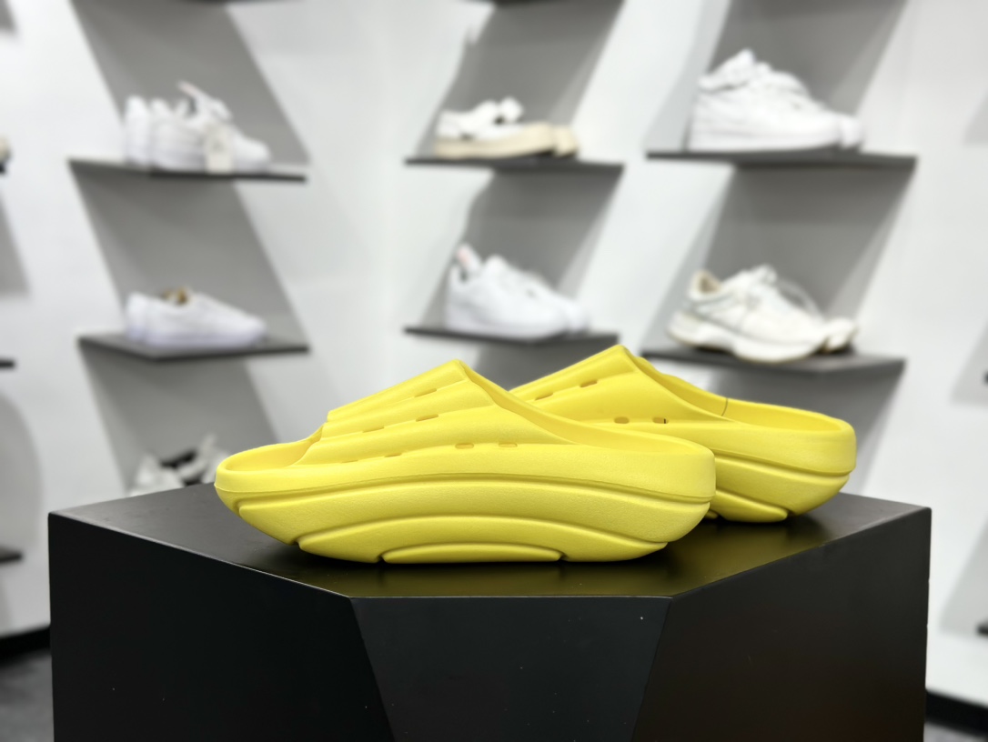 UGG舒适轻盈 夏季单品 室外沙滩涉水休闲运动拖鞋  1136880