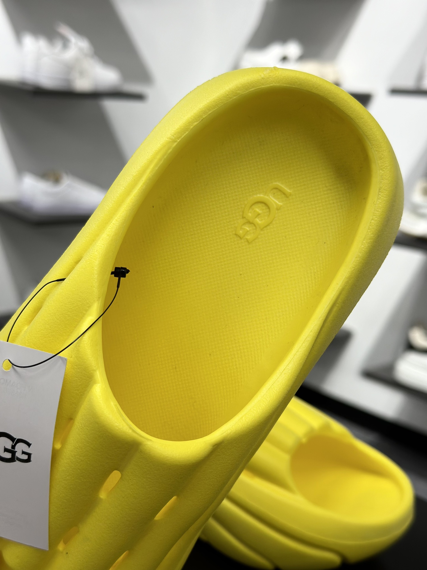 UGG舒适轻盈 夏季单品 室外沙滩涉水休闲运动拖鞋  1136880