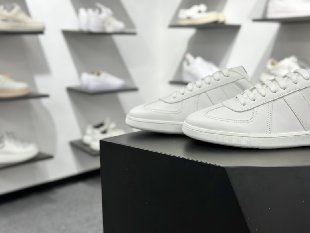 360 迪奥/Dior B01 Matchpoint Low Sneakers B01系列低帮小白鞋“皮革全黑”3SN328ZQR_H000