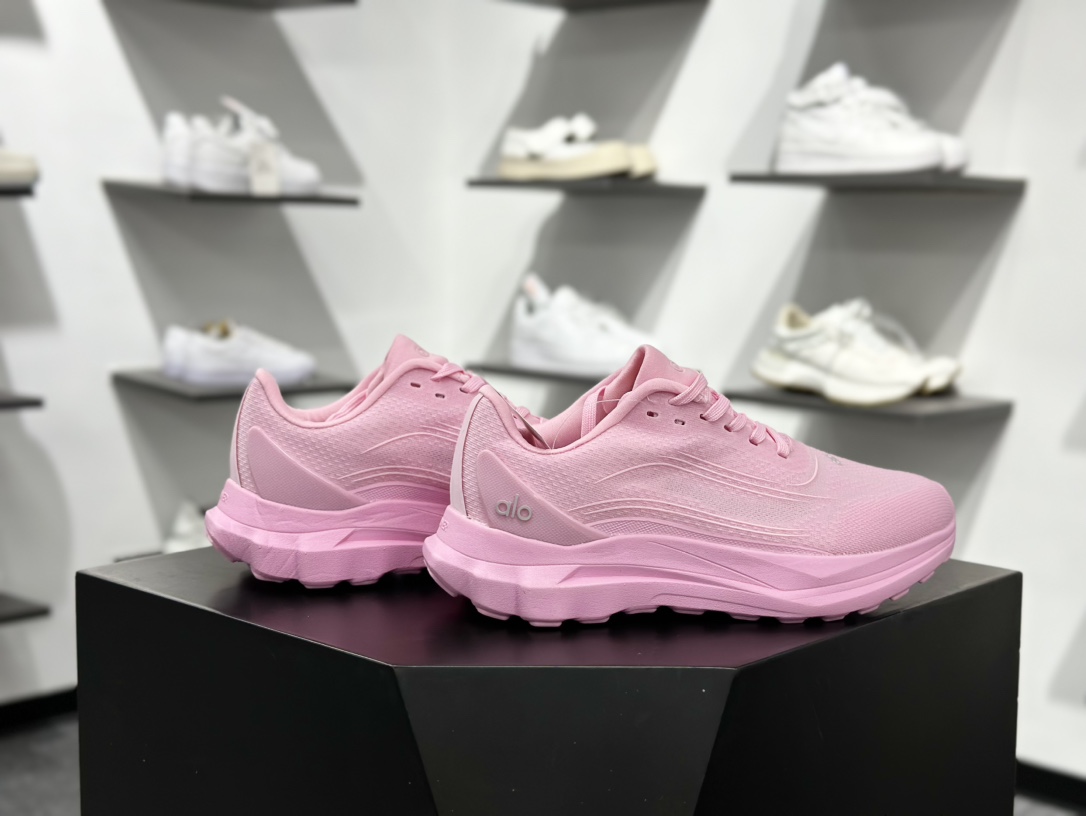 ALOalo yoga Alo Runner 粉色 舒适百搭透气低帮跑步鞋 ALOalo yoga Alo Runner 粉色 舒适百搭透气低帮跑步鞋