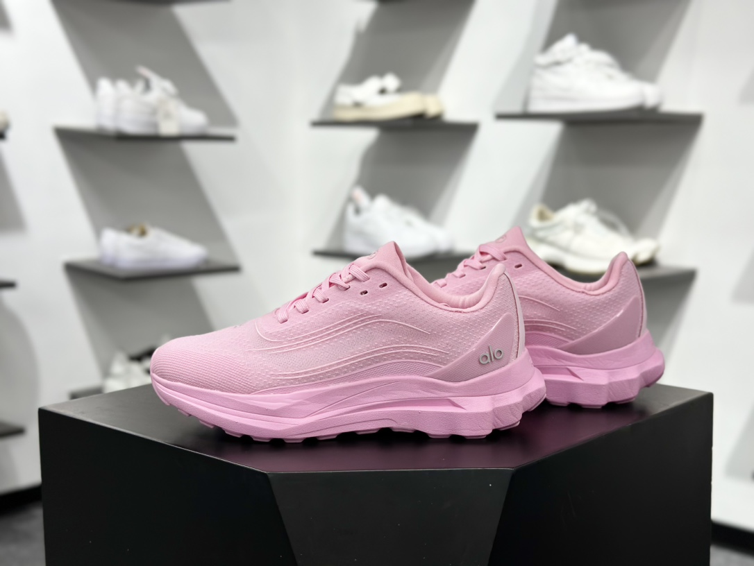 ALOalo yoga Alo Runner 粉色 舒适百搭透气低帮跑步鞋 ALOalo yoga Alo Runner 粉色 舒适百搭透气低帮跑步鞋