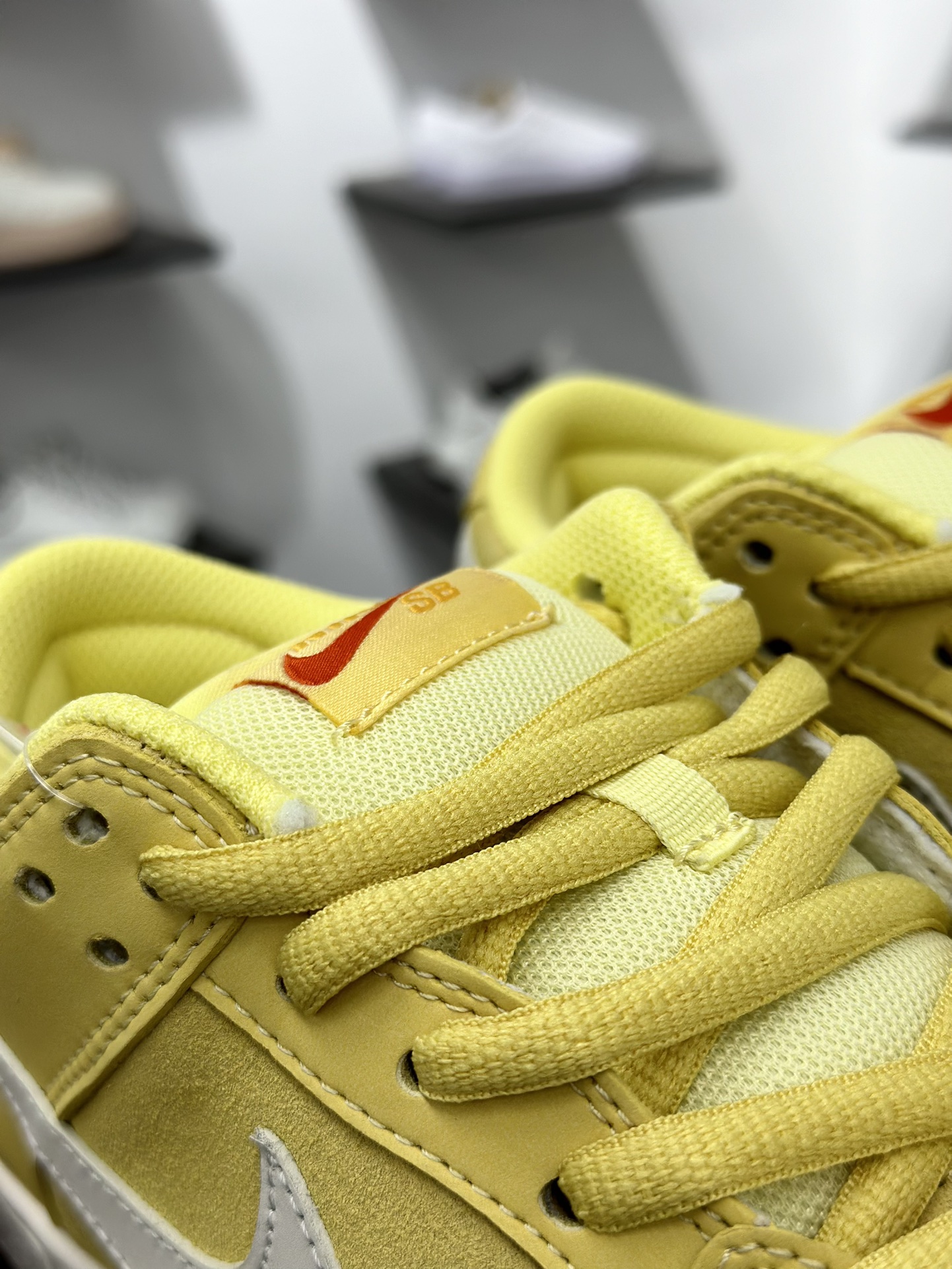 NIKE SB Dunk Low 黄生胶DIY定制款  FJ1674-700