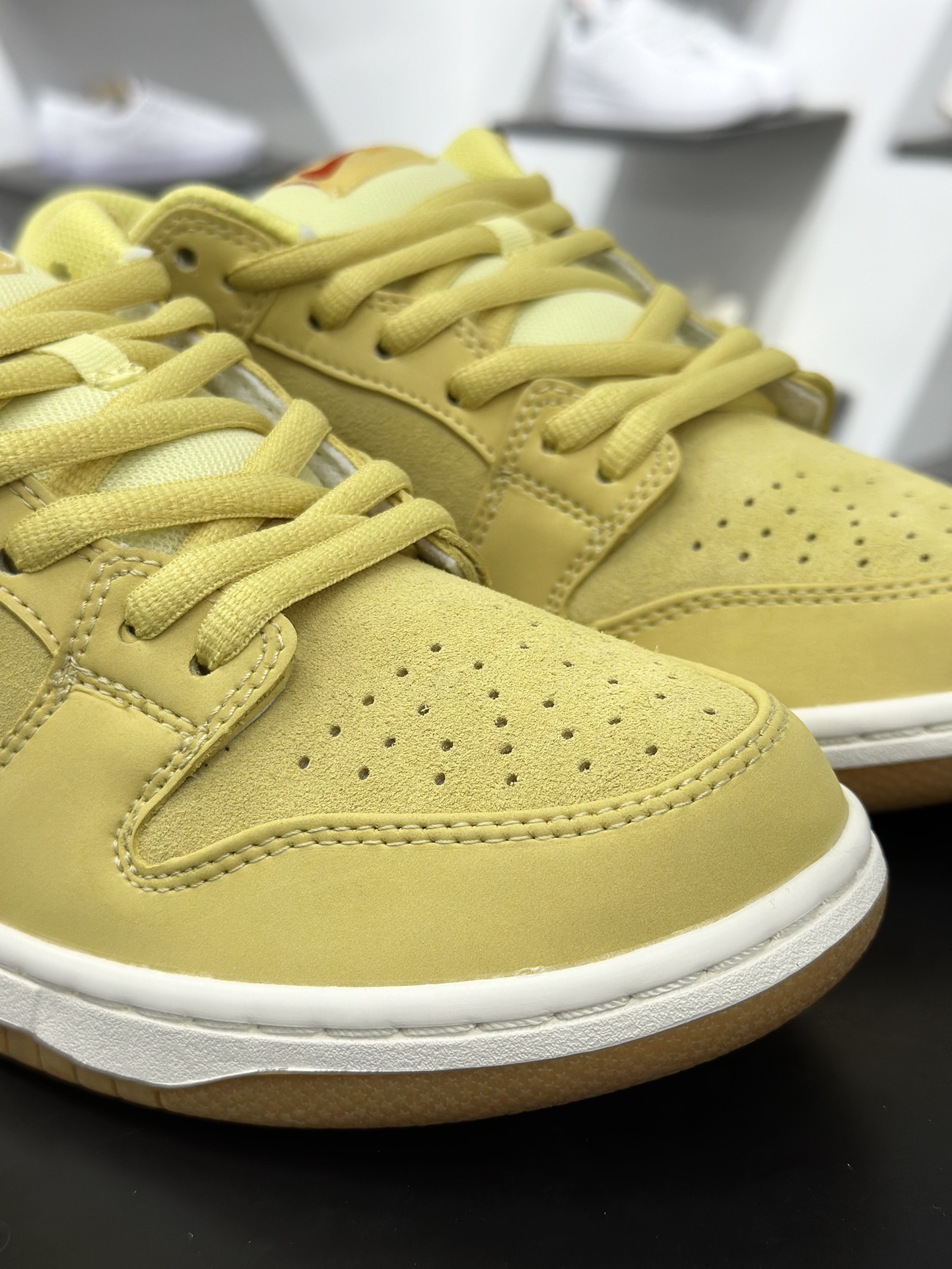 NIKE SB Dunk Low 黄生胶DIY定制款  FJ1674-700