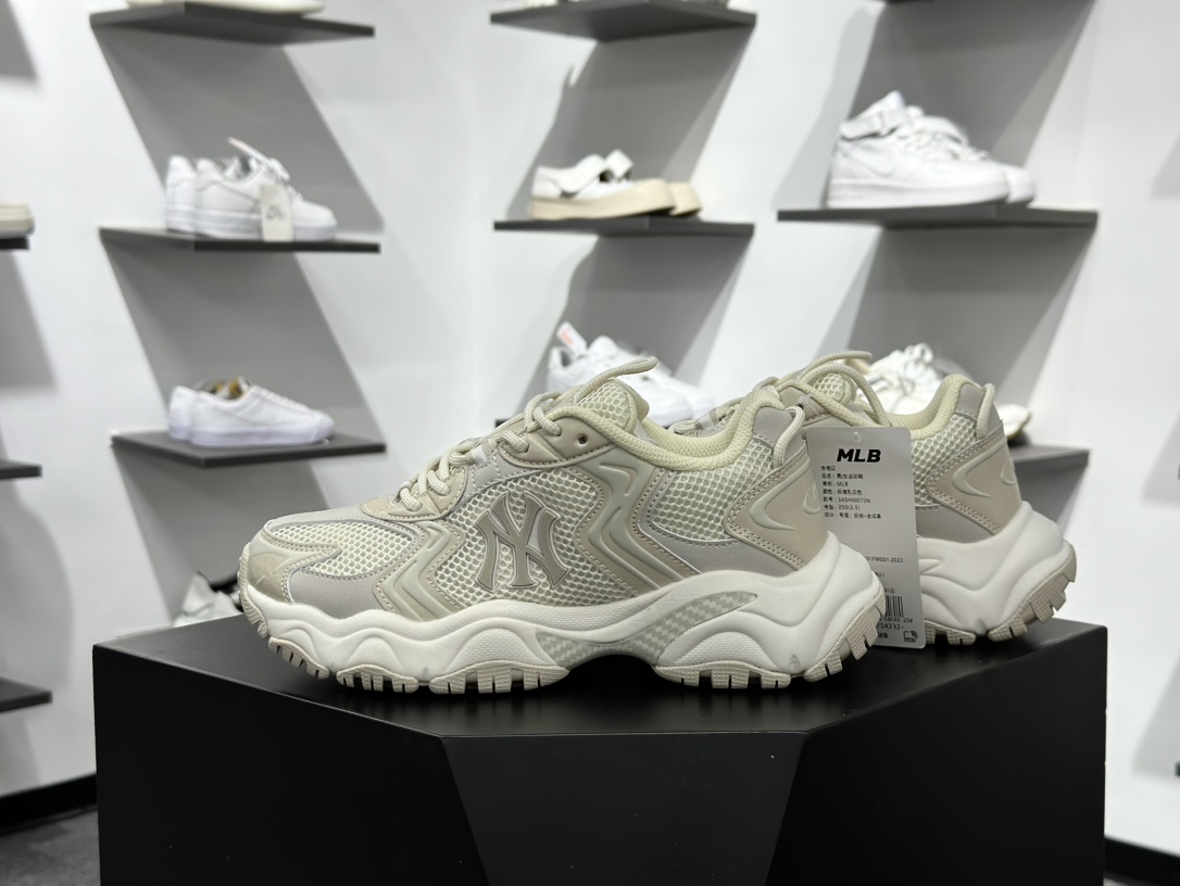 MLB 纽约洋基队 乳白色 3ASHW075N-50CRS MLB 纽约洋基队 乳白色 3ASHW075N-50CRS