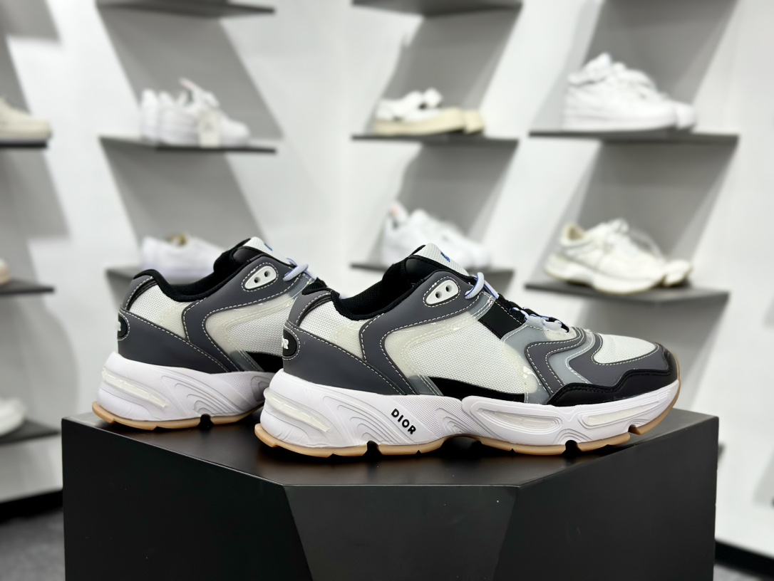 DIOR迪奥 CD1低帮 网面 运动休闲鞋 鞋舌饰以‘DIOR’标志 搭配轻盈的橡胶鞋底  3SN260ZGY