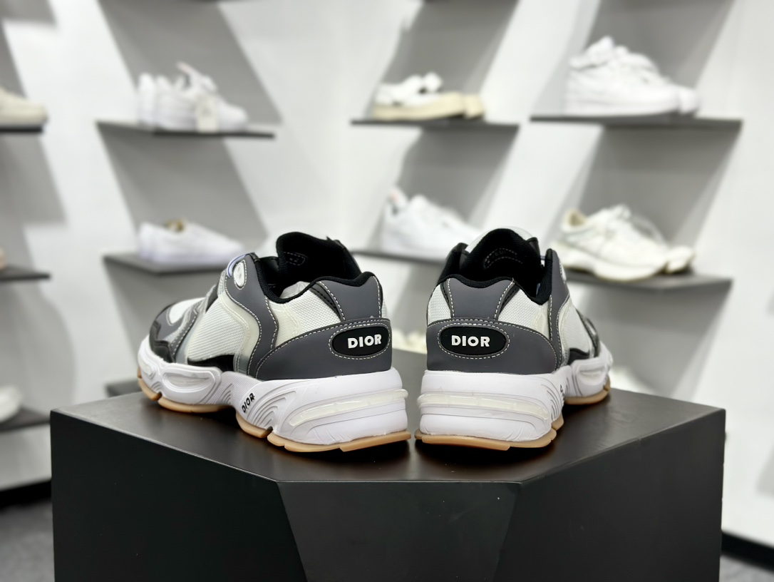 DIOR迪奥 CD1低帮 网面 运动休闲鞋 鞋舌饰以‘DIOR’标志 搭配轻盈的橡胶鞋底  3SN260ZGY