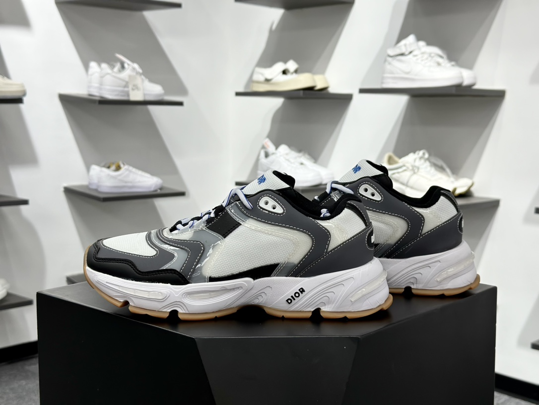 DIOR迪奥 CD1低帮 网面 运动休闲鞋 鞋舌饰以‘DIOR’标志 搭配轻盈的橡胶鞋底  3SN260ZGY