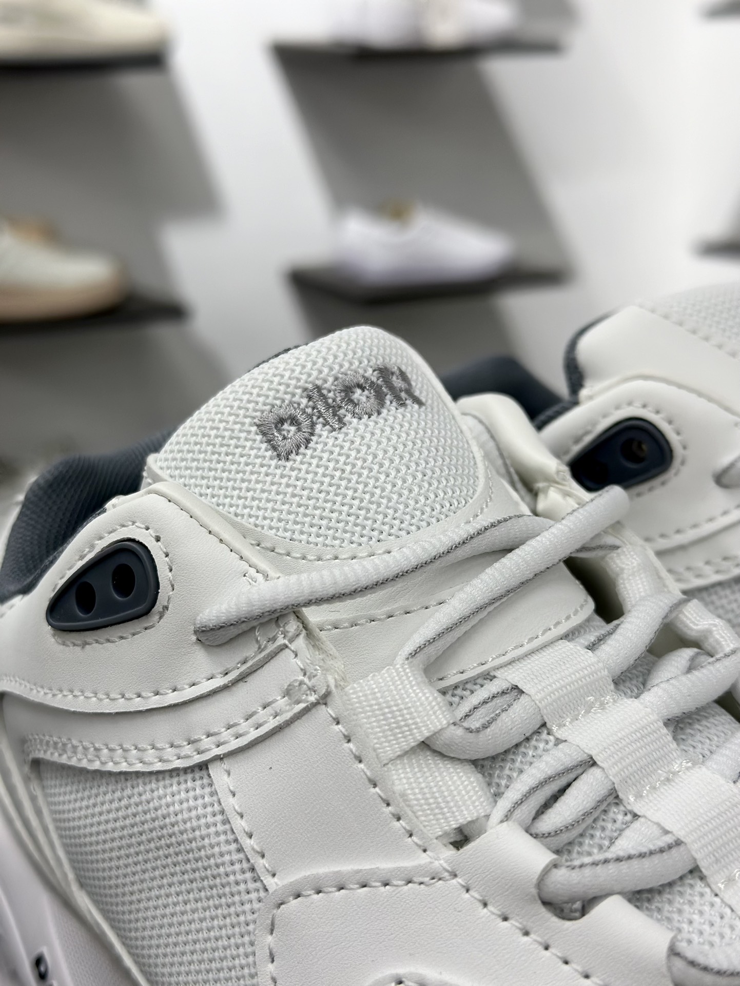 DIOR迪奥 CD1低帮 网面 运动休闲鞋 鞋舌饰以‘DIOR’标志 搭配轻盈的橡胶鞋底 3SN260YXB_H068-Chinese UA Cheap High Quatity Brand Clothes Bags handbags Sneakers wholesale wholesaler seller from China Factory suppliers Fashion Clothing Shoes best Quality Beautiful Price DIOR迪奥 CD1低帮 网面 运动休闲鞋 鞋舌饰以‘DIOR’标志 搭配轻盈的橡胶鞋底 3SN260YXB_H068