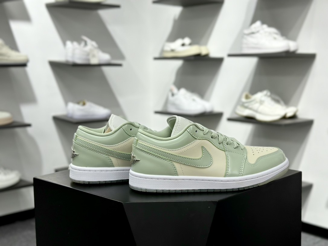 原装裸鞋级 市面最高工艺产物 Air Jordan 1 Low琥珀绿 纯原系列 HF4078-100-Chinese UA Cheap High Quatity Brand Clothes Bags handbags Sneakers wholesale wholesaler seller from China Factory suppliers Fashion Clothing Shoes best Quality Beautiful Price 原装裸鞋级 市面最高工艺产物 Air Jordan 1 Low琥珀绿 纯原系列 HF4078-100