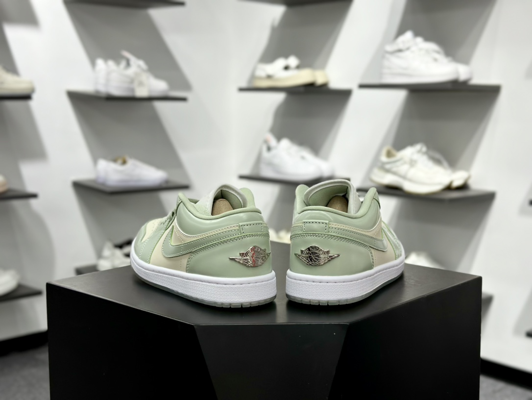 原装裸鞋级 市面最高工艺产物 Air Jordan 1 Low琥珀绿 纯原系列 HF4078-100-Chinese UA Cheap High Quatity Brand Clothes Bags handbags Sneakers wholesale wholesaler seller from China Factory suppliers Fashion Clothing Shoes best Quality Beautiful Price 原装裸鞋级 市面最高工艺产物 Air Jordan 1 Low琥珀绿 纯原系列 HF4078-100
