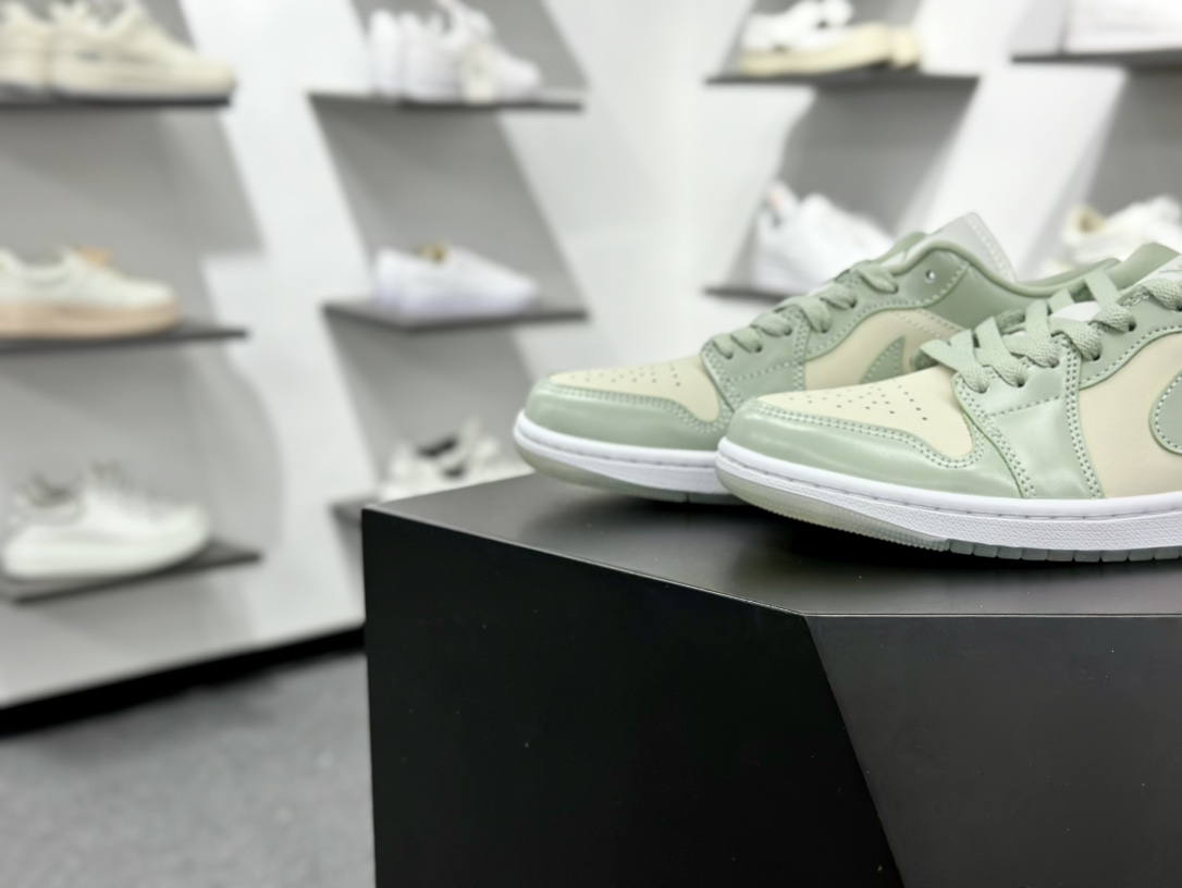 原装裸鞋级 市面最高工艺产物 Air Jordan 1 Low琥珀绿 纯原系列 HF4078-100-Chinese UA Cheap High Quatity Brand Clothes Bags handbags Sneakers wholesale wholesaler seller from China Factory suppliers Fashion Clothing Shoes best Quality Beautiful Price 原装裸鞋级 市面最高工艺产物 Air Jordan 1 Low琥珀绿 纯原系列 HF4078-100