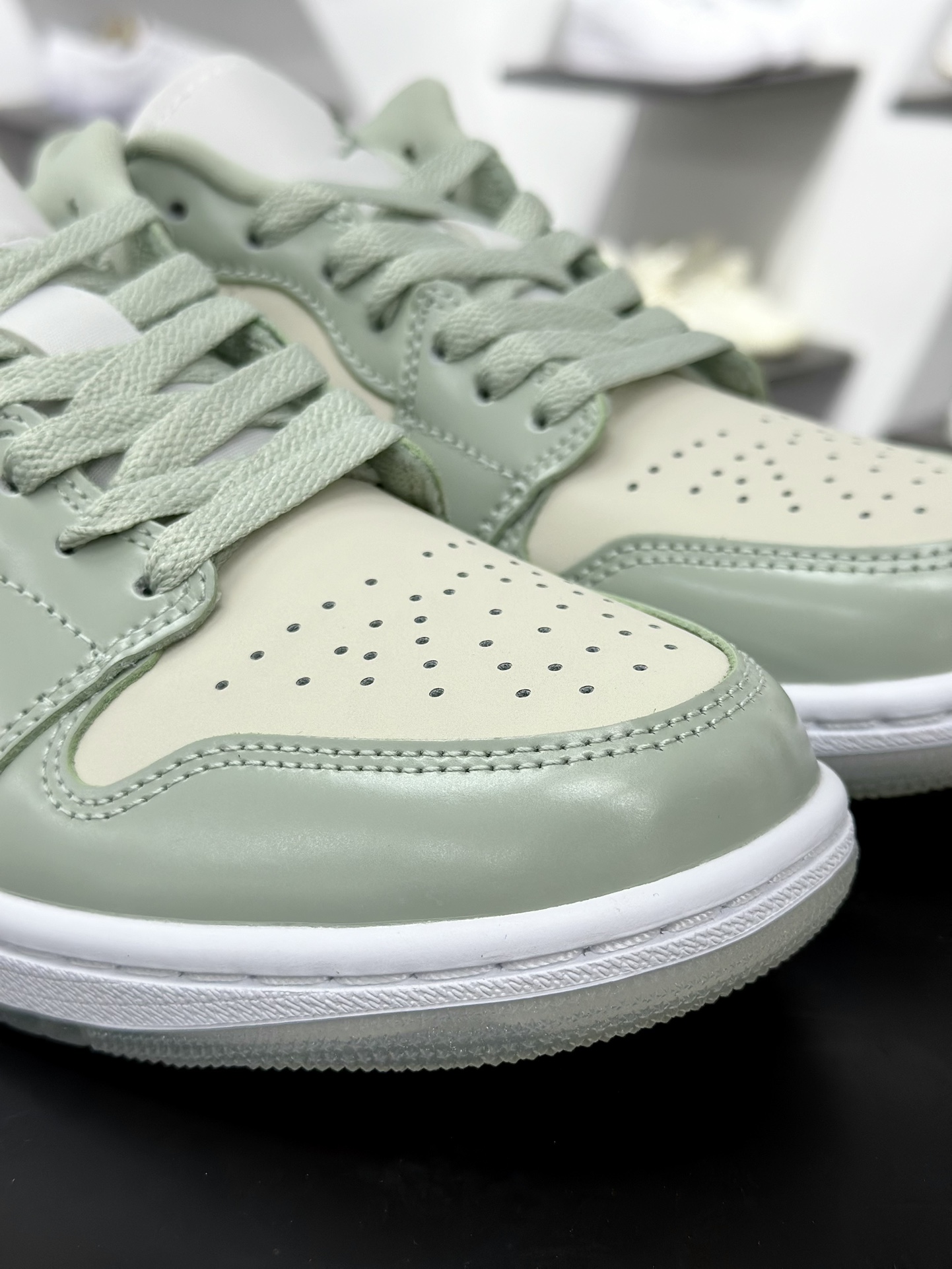 原装裸鞋级 市面最高工艺产物 Air Jordan 1 Low琥珀绿 纯原系列 HF4078-100-Chinese UA Cheap High Quatity Brand Clothes Bags handbags Sneakers wholesale wholesaler seller from China Factory suppliers Fashion Clothing Shoes best Quality Beautiful Price 原装裸鞋级 市面最高工艺产物 Air Jordan 1 Low琥珀绿 纯原系列 HF4078-100