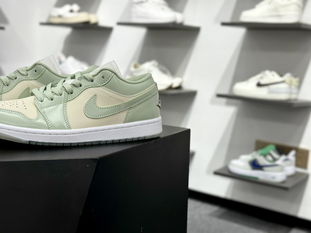 原装裸鞋级 市面最高工艺产物 Air Jordan 1 Low琥珀绿 纯原系列 HF4078-100-Chinese UA Cheap High Quatity Brand Clothes Bags handbags Sneakers wholesale wholesaler seller from China Factory suppliers Fashion Clothing Shoes best Quality Beautiful Price 原装裸鞋级 市面最高工艺产物 Air Jordan 1 Low琥珀绿 纯原系列 HF4078-100