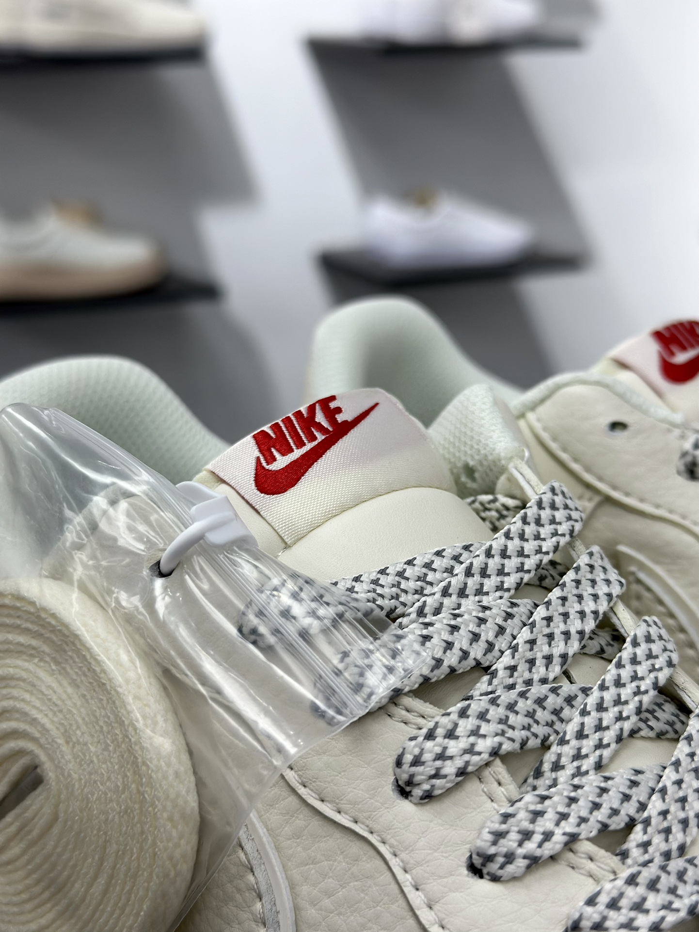 Nike Air Force 1 Low 07 x Supreme 米白红满天星  CS5288-011