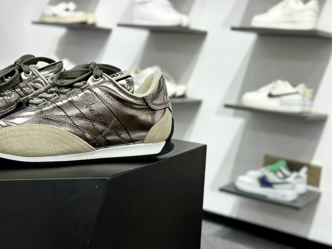 迪奥/ Dior D-Sketch Sneakers”Dior Paris”素描系列低帮休闲运动板鞋1204022/3026