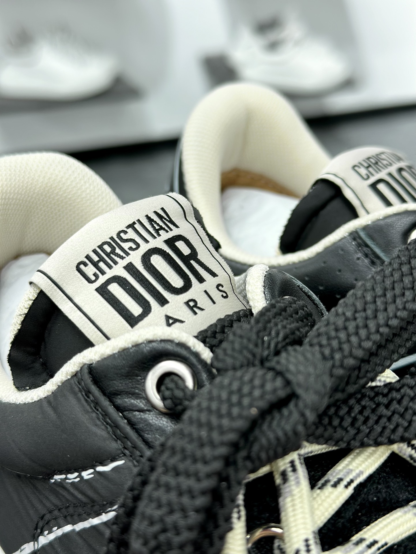 迪奥/ Dior D-Sketch Sneakers”Dior Paris”素描系列低帮运动板鞋KCK427MPA_S900