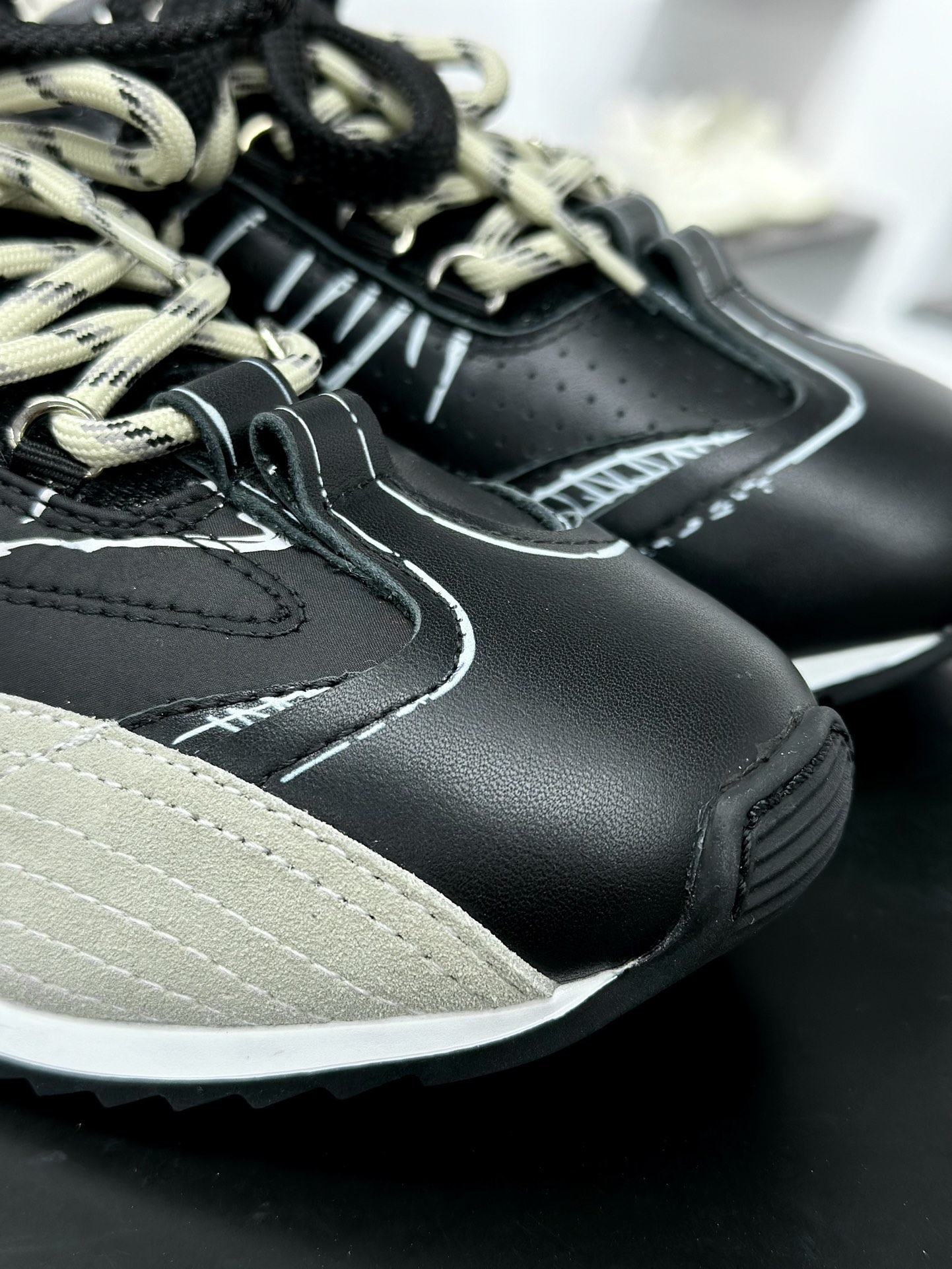 迪奥/ Dior D-Sketch Sneakers”Dior Paris”素描系列低帮运动板鞋KCK427MPA_S900