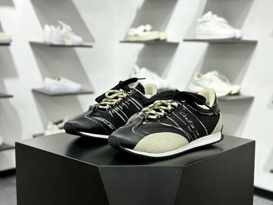 迪奥/ Dior D-Sketch Sneakers”Dior Paris”素描系列低帮运动板鞋KCK427MPA_S900
