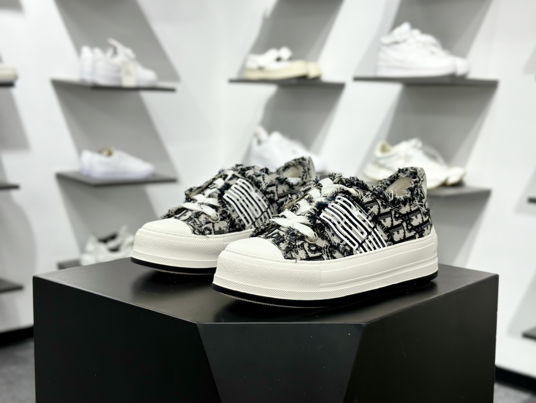 25ss早春新款Dior 迪奥Walk’n’Dior 厚底运动鞋 低帮休闲帆布鞋 板鞋