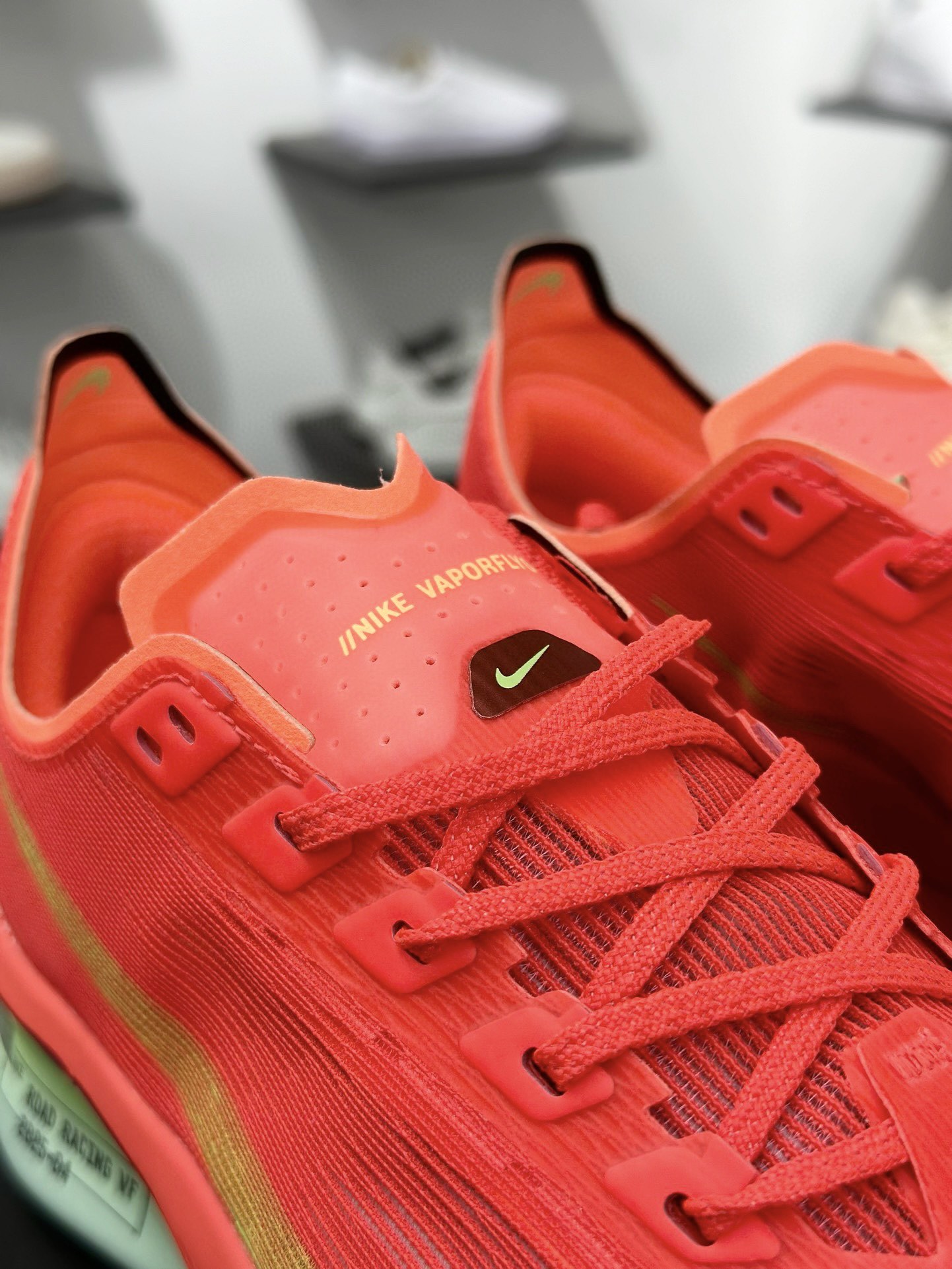 真碳版本 Nike Air Zoom VaporFly Next 4震马拉松跑步鞋 HF6414-600