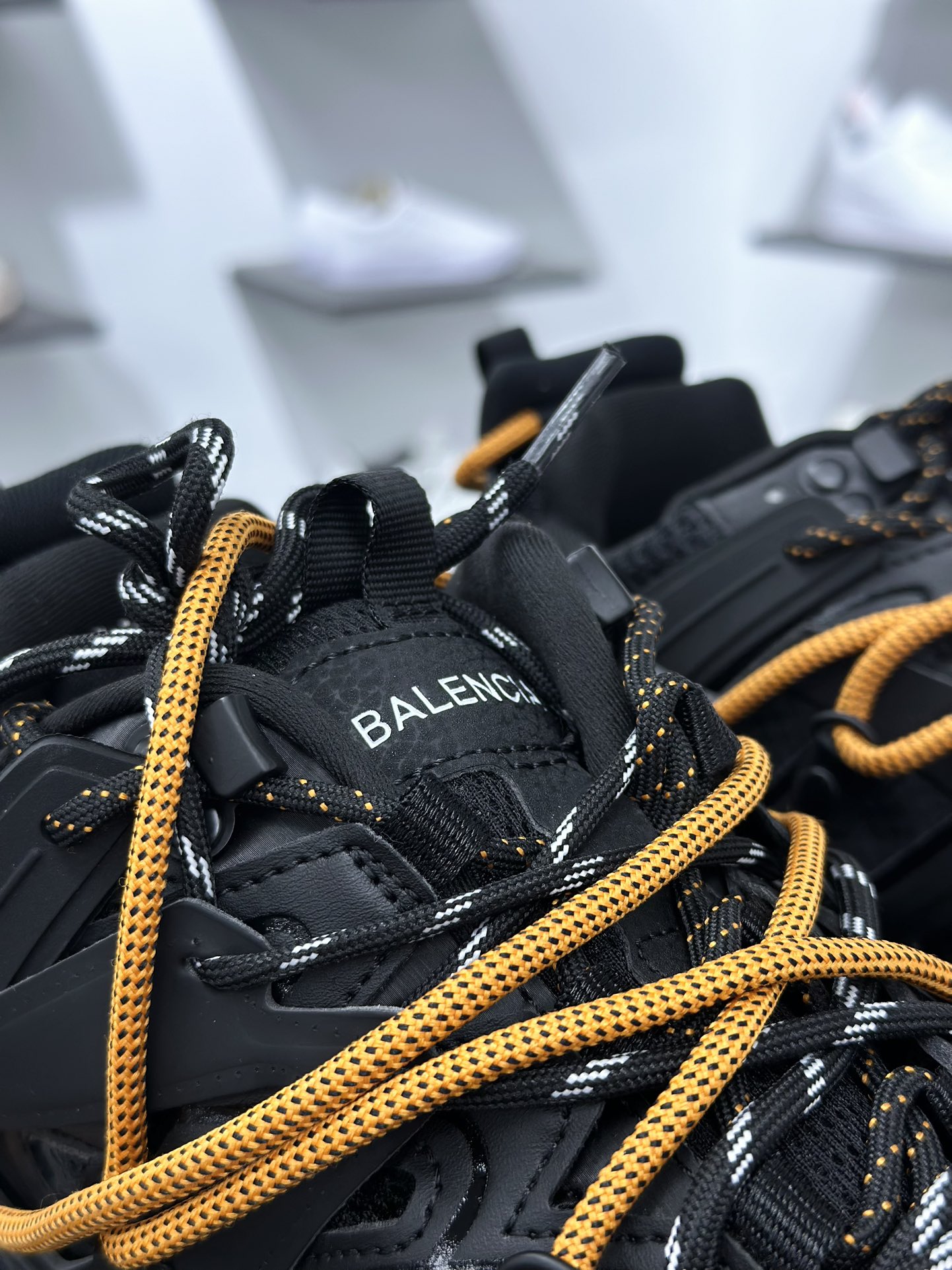 Balenciaga巴黎世家 Track Trail黑色 800592WTRHK