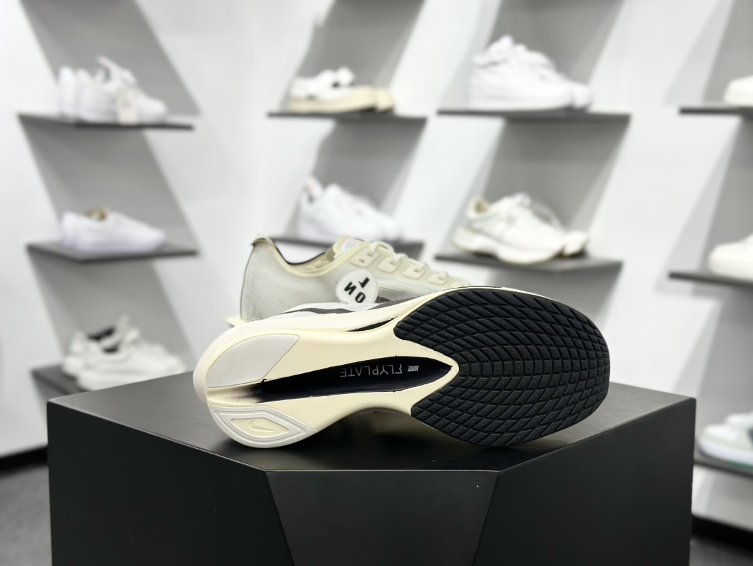 真碳版本 Nike Air Zoom VaporFly Next 4震马拉松跑步鞋 HV6107-100