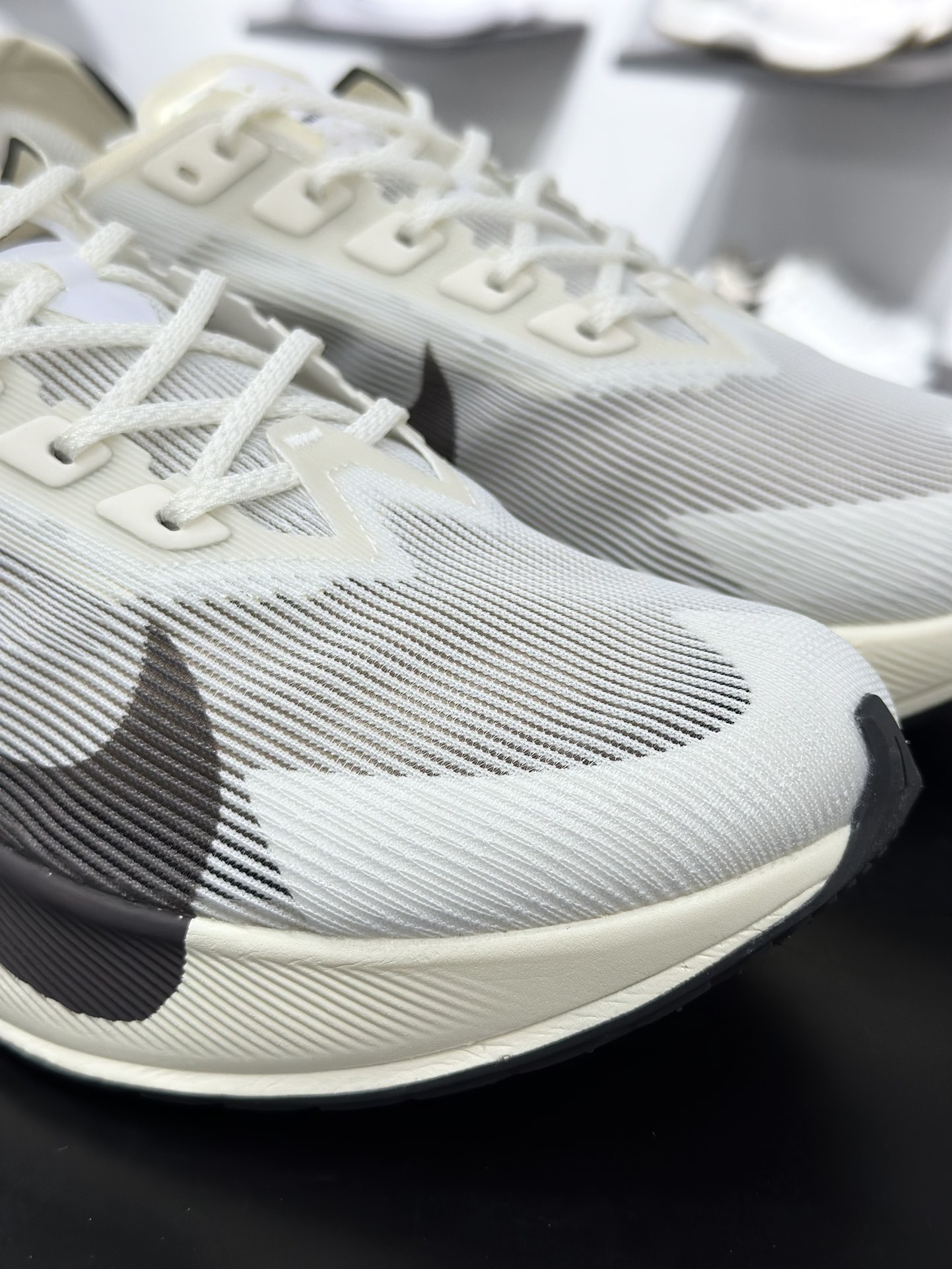 真碳版本 Nike Air Zoom VaporFly Next 4震马拉松跑步鞋 HV6107-100