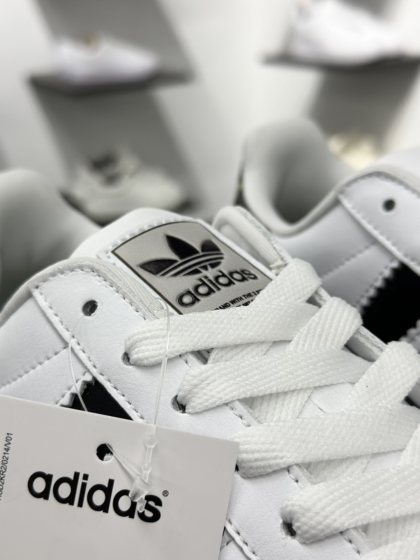 AD Originals Superstar 经典复古贝壳头板鞋 JQ8749