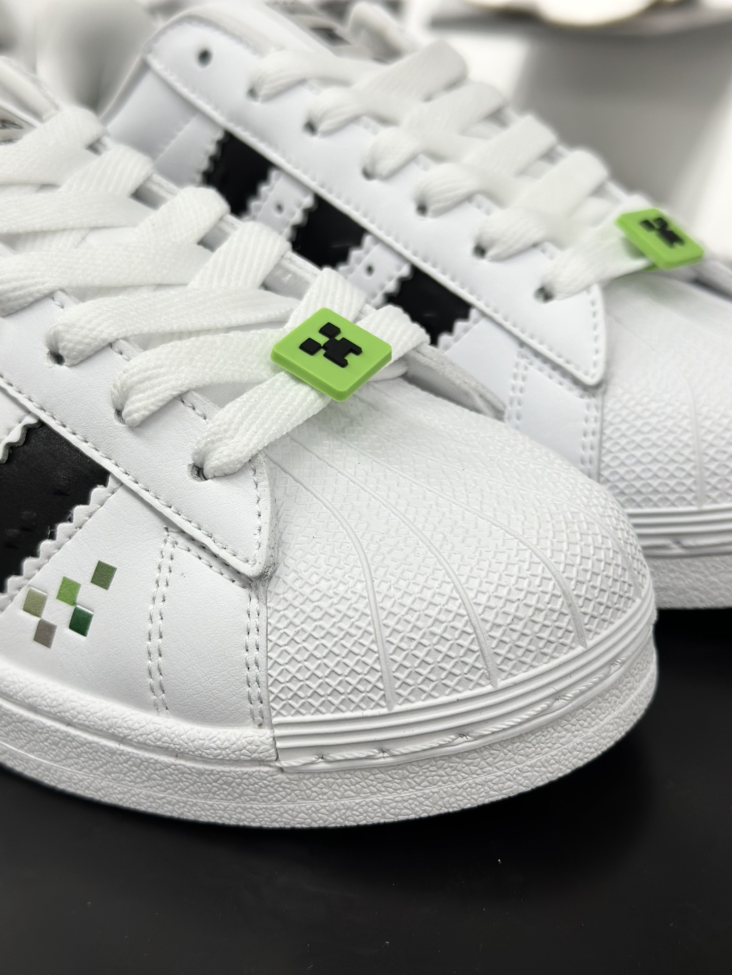 AD Originals Superstar 经典复古贝壳头板鞋 JQ8749