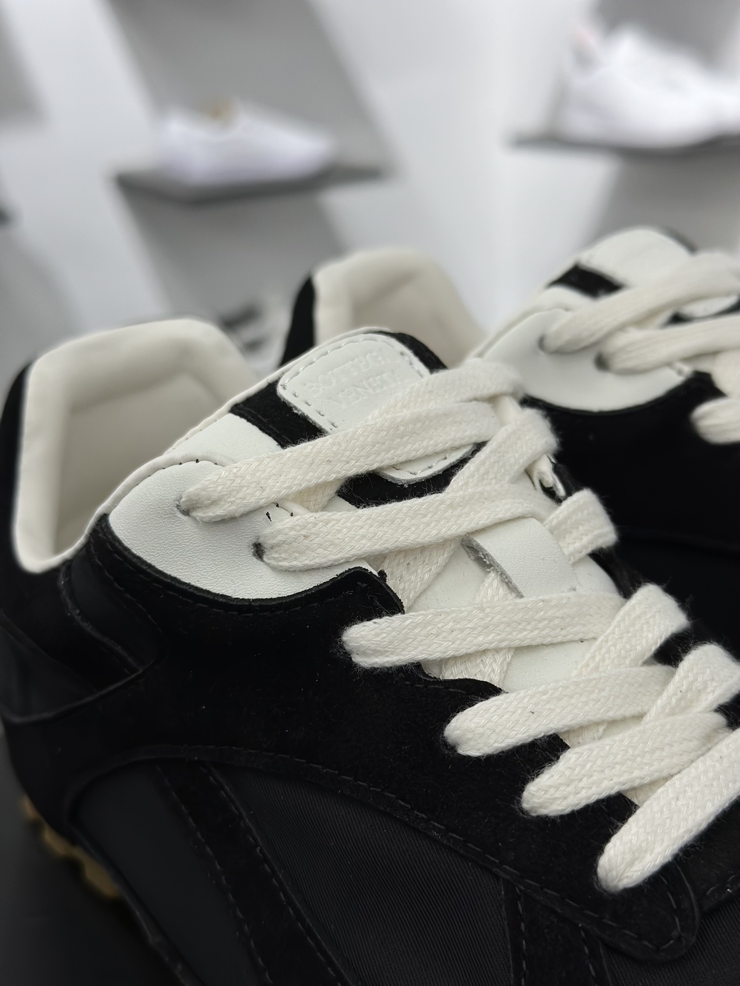 葆蝶家-Bottega Veneta Orbit Flash Low Sneakers 轨道尼龙布系列系带低帮德训风薄底舒适休闲运动鞋 838373V3MS2