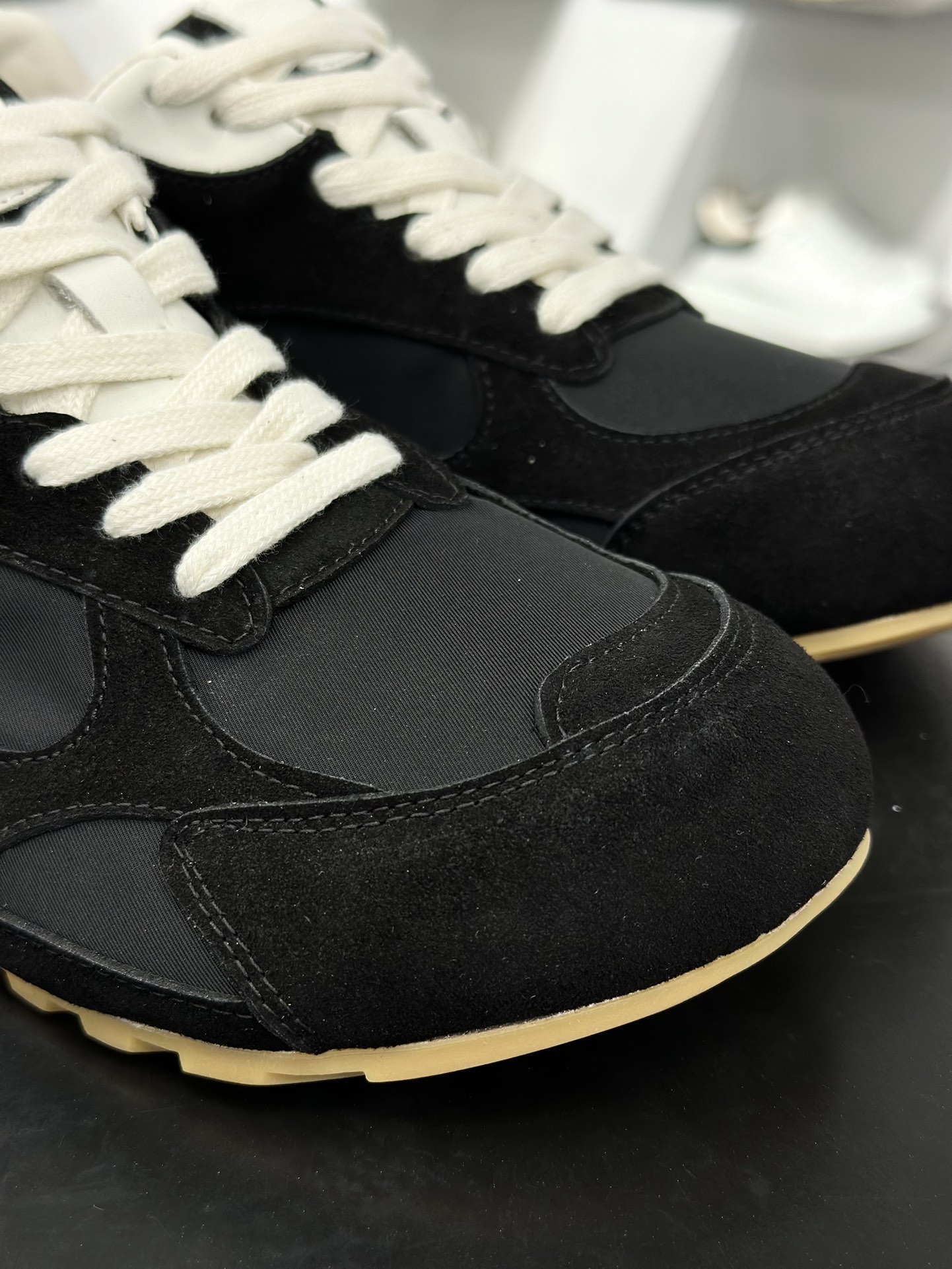 葆蝶家-Bottega Veneta Orbit Flash Low Sneakers 轨道尼龙布系列系带低帮德训风薄底舒适休闲运动鞋 838373V3MS2