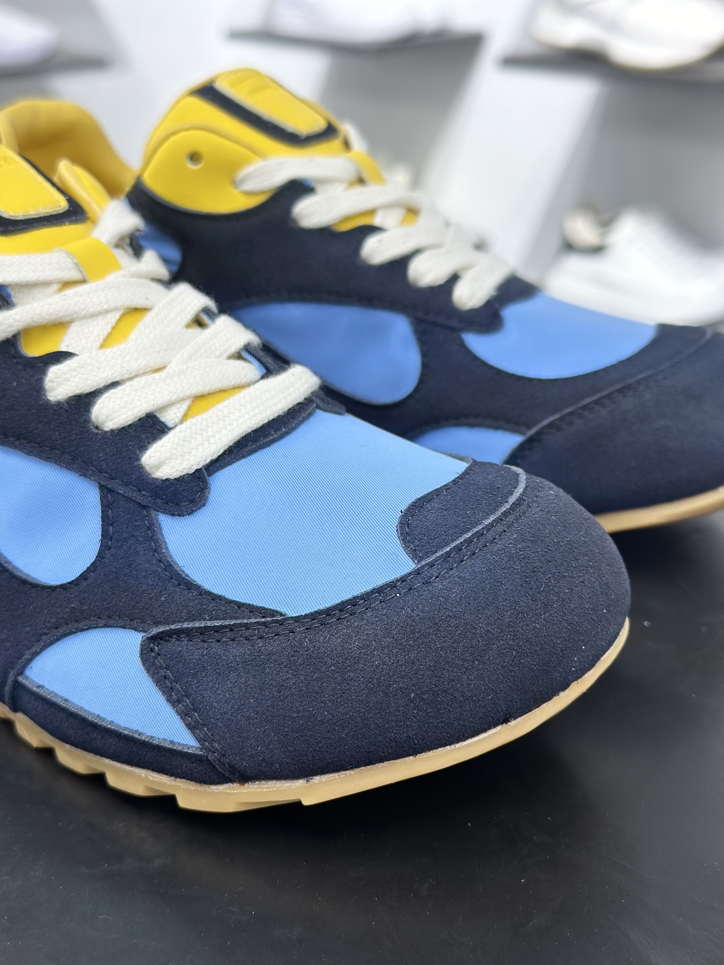 宝缇嘉/葆蝶家-Bottega Veneta Orbit Flash Low Sneakers 轨道尼龙布系列系带低帮运动鞋 838373V3MS24290