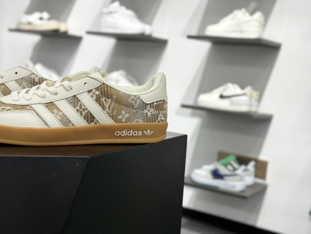 Adidas Originals Samba ‘DIY’桑巴舞系列 阿迪达斯 三叶草绅士德训足球风百搭低帮休闲运动板鞋 SC9207-729