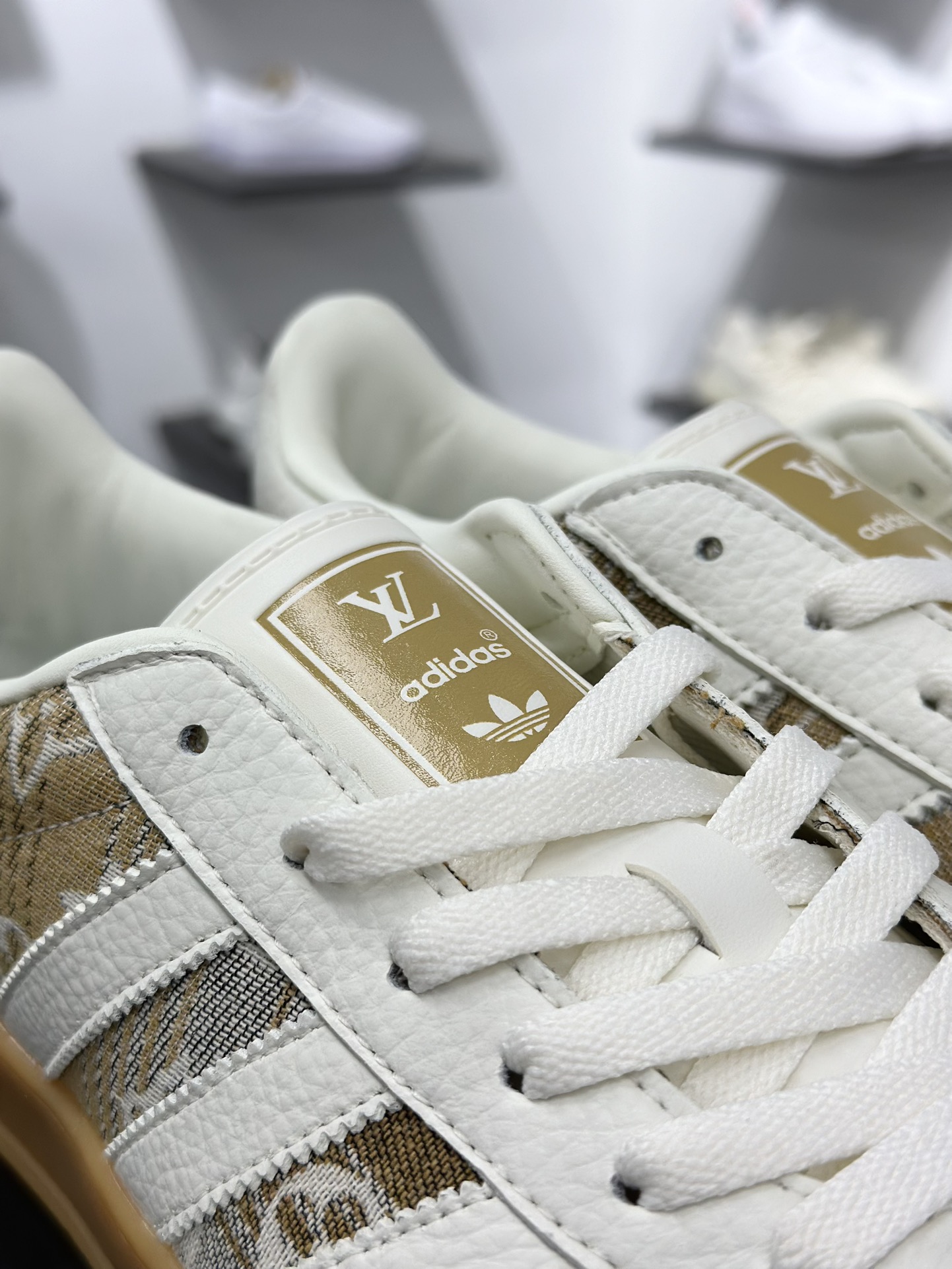 Adidas Originals Samba ‘DIY’桑巴舞系列 阿迪达斯 三叶草绅士德训足球风百搭低帮休闲运动板鞋 SC9207-729