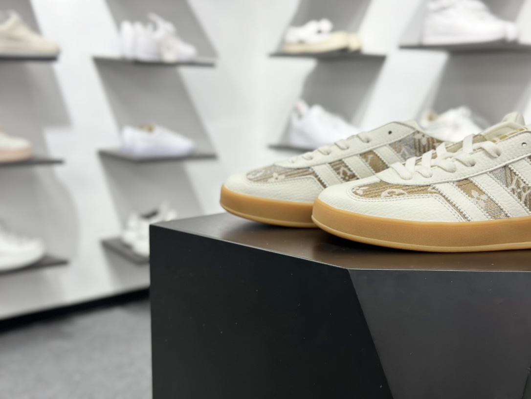 Adidas Originals Samba ‘DIY’桑巴舞系列 阿迪达斯 三叶草绅士德训足球风百搭低帮休闲运动板鞋 SC9207-729