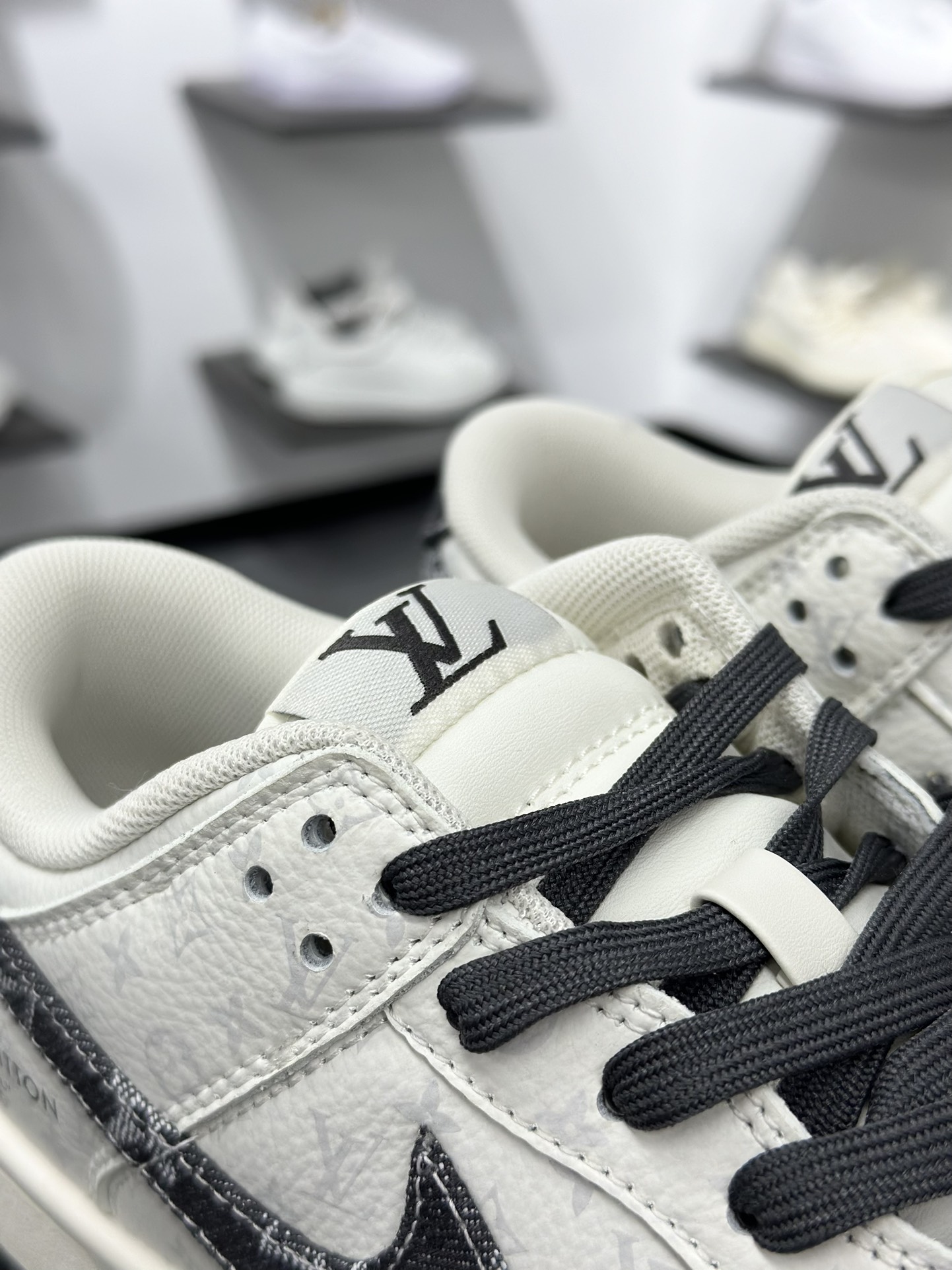 路易威登Louis Vuitton x Nike SB Dunk Low”LV Monogram”扣篮系列低帮滑板板鞋“酒红米白LV提花” SC9772-809