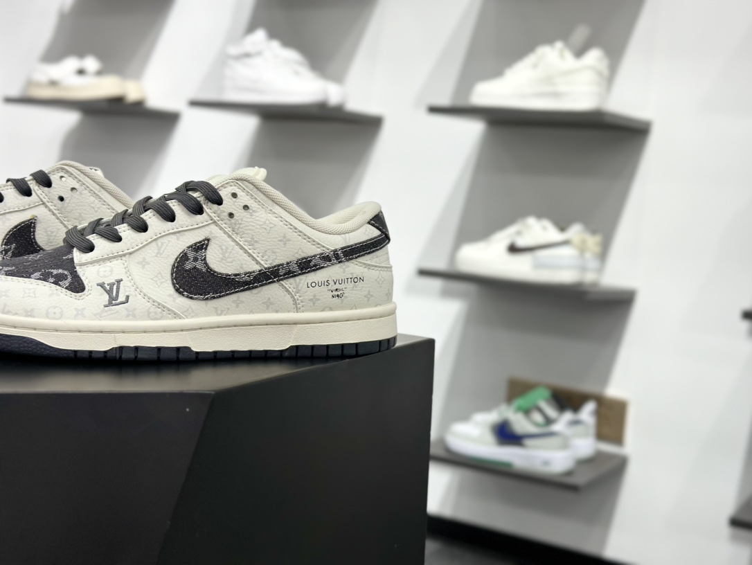 路易威登Louis Vuitton x Nike SB Dunk Low”LV Monogram”扣篮系列低帮滑板板鞋“酒红米白LV提花” SC9772-809