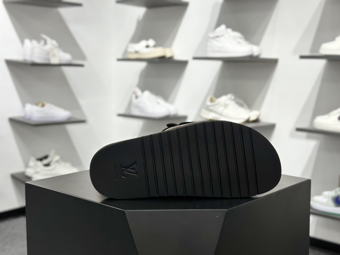 Lv Miami Damier 10配色版本 圆头一字拖鞋系列 驴家 Louis Vuitton Oasis 最新经典款拖鞋款式牛仔布