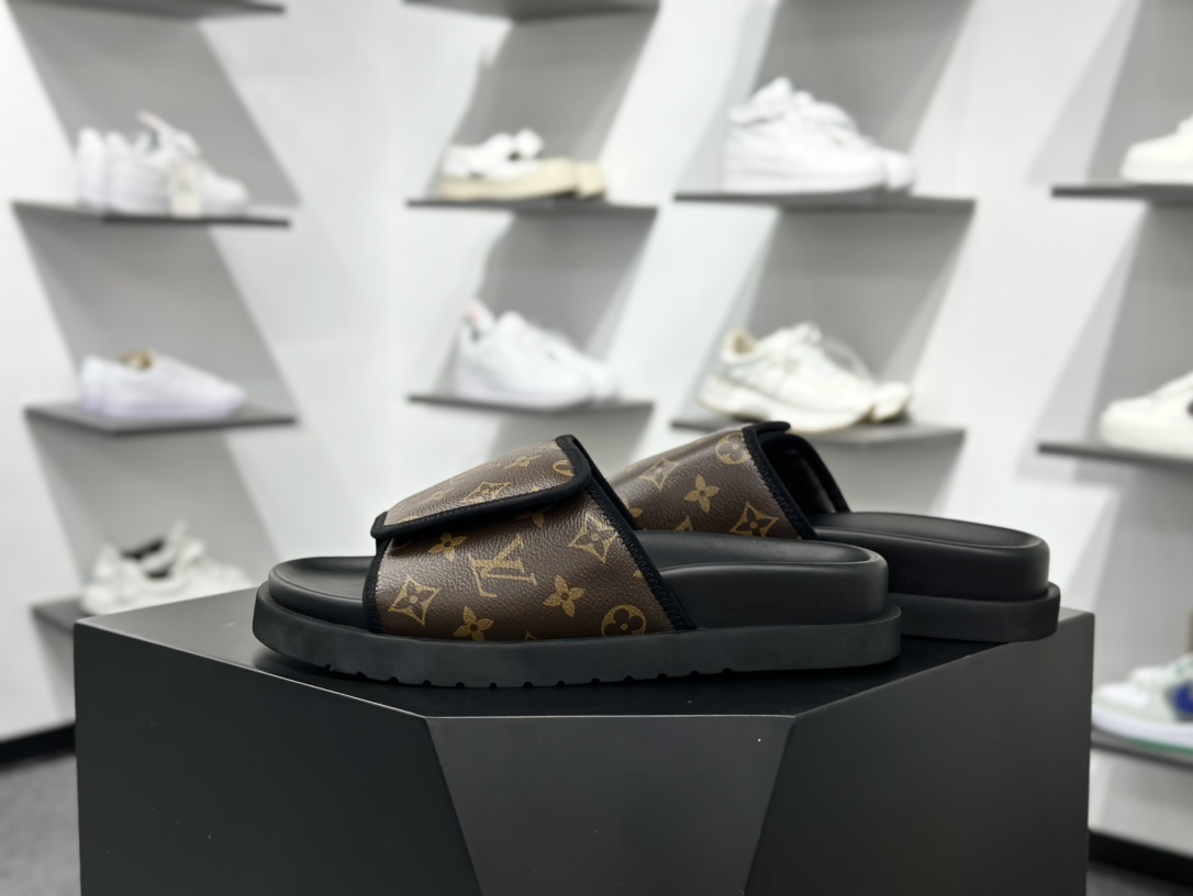Lv Miami Damier 10配色版本 圆头一字拖鞋系列 驴家 Louis Vuitton Oasis 最新经典款拖鞋款式牛仔布