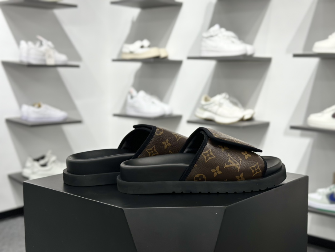 Lv Miami Damier 10配色版本 圆头一字拖鞋系列 驴家 Louis Vuitton Oasis 最新经典款拖鞋款式牛仔布