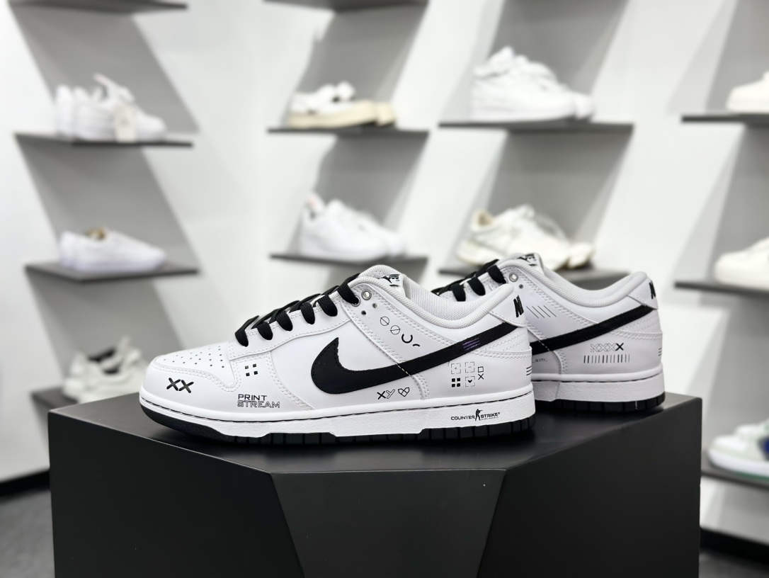 NIKE SB Dunk Low x Just Do It 白黑 WC1220 001-High Quatity Cheap Brand wholesale wholesaler seller Clothes Bags handbags Sneakers Top Fashion Clothing Shoes from China Factory Chinese suppliers best Quality Beautiful Price NIKE SB Dunk Low x Just Do It 白黑 WC1220 001
