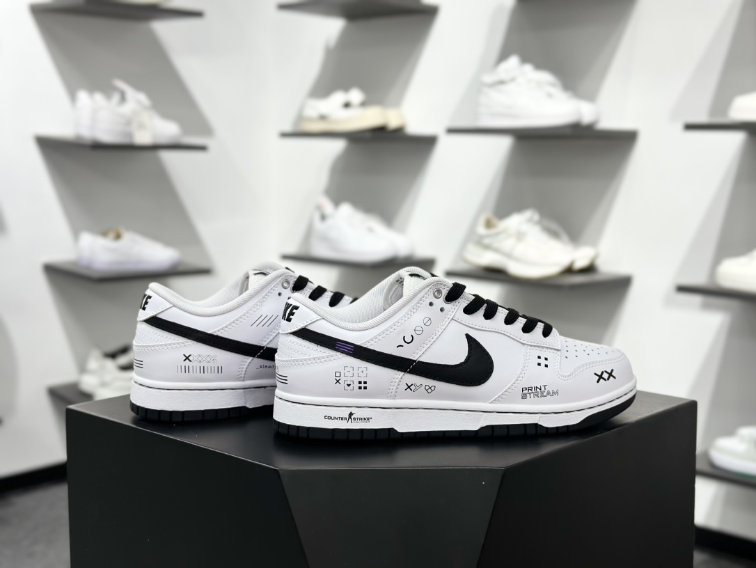 NIKE SB Dunk Low x Just Do It 白黑 WC1220 001-High Quatity Cheap Brand wholesale wholesaler seller Clothes Bags handbags Sneakers Top Fashion Clothing Shoes from China Factory Chinese suppliers best Quality Beautiful Price NIKE SB Dunk Low x Just Do It 白黑 WC1220 001