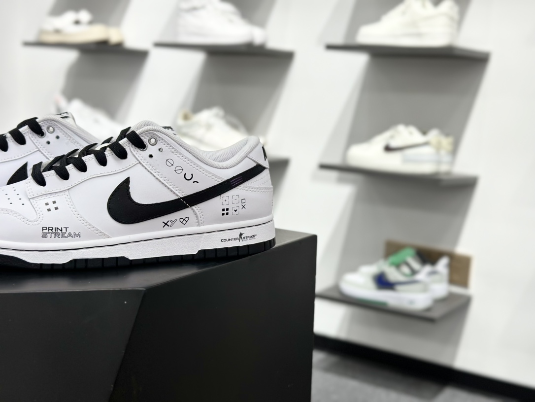 NIKE SB Dunk Low x Just Do It 白黑 WC1220 001-High Quatity Cheap Brand wholesale wholesaler seller Clothes Bags handbags Sneakers Top Fashion Clothing Shoes from China Factory Chinese suppliers best Quality Beautiful Price NIKE SB Dunk Low x Just Do It 白黑 WC1220 001