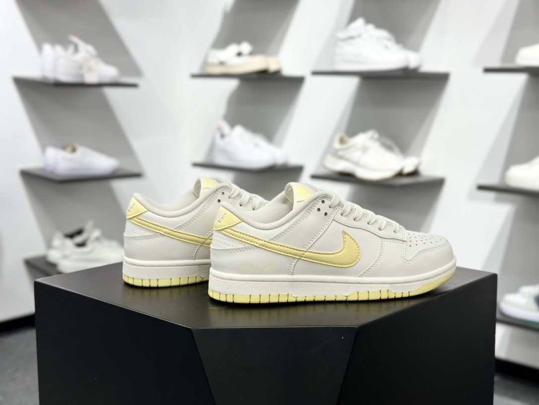Nike Dunk Low 云纱蜜境 此款采用杏仁奶白色的鞋面 WY0406-020