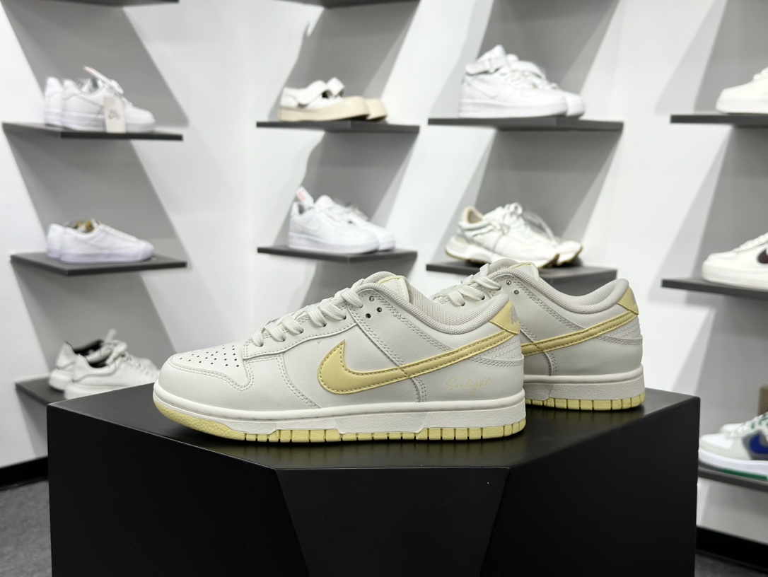 Nike Dunk Low 云纱蜜境 此款采用杏仁奶白色的鞋面 WY0406-020