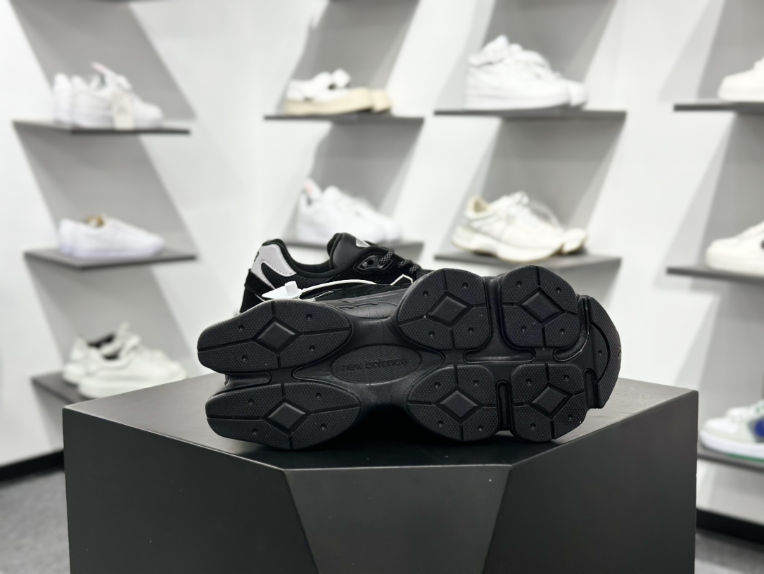 New Balance NB9060 联名款 复古休闲运动慢跑鞋 黑白色 U9060FOS