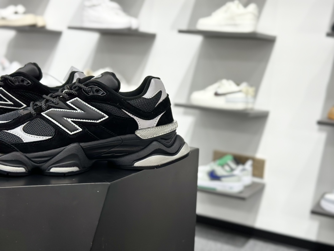 New Balance NB9060 联名款 复古休闲运动慢跑鞋 黑白色 U9060FOS