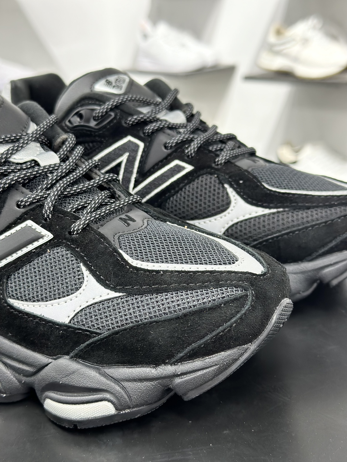 New Balance NB9060 联名款 复古休闲运动慢跑鞋 黑白色 U9060FOS