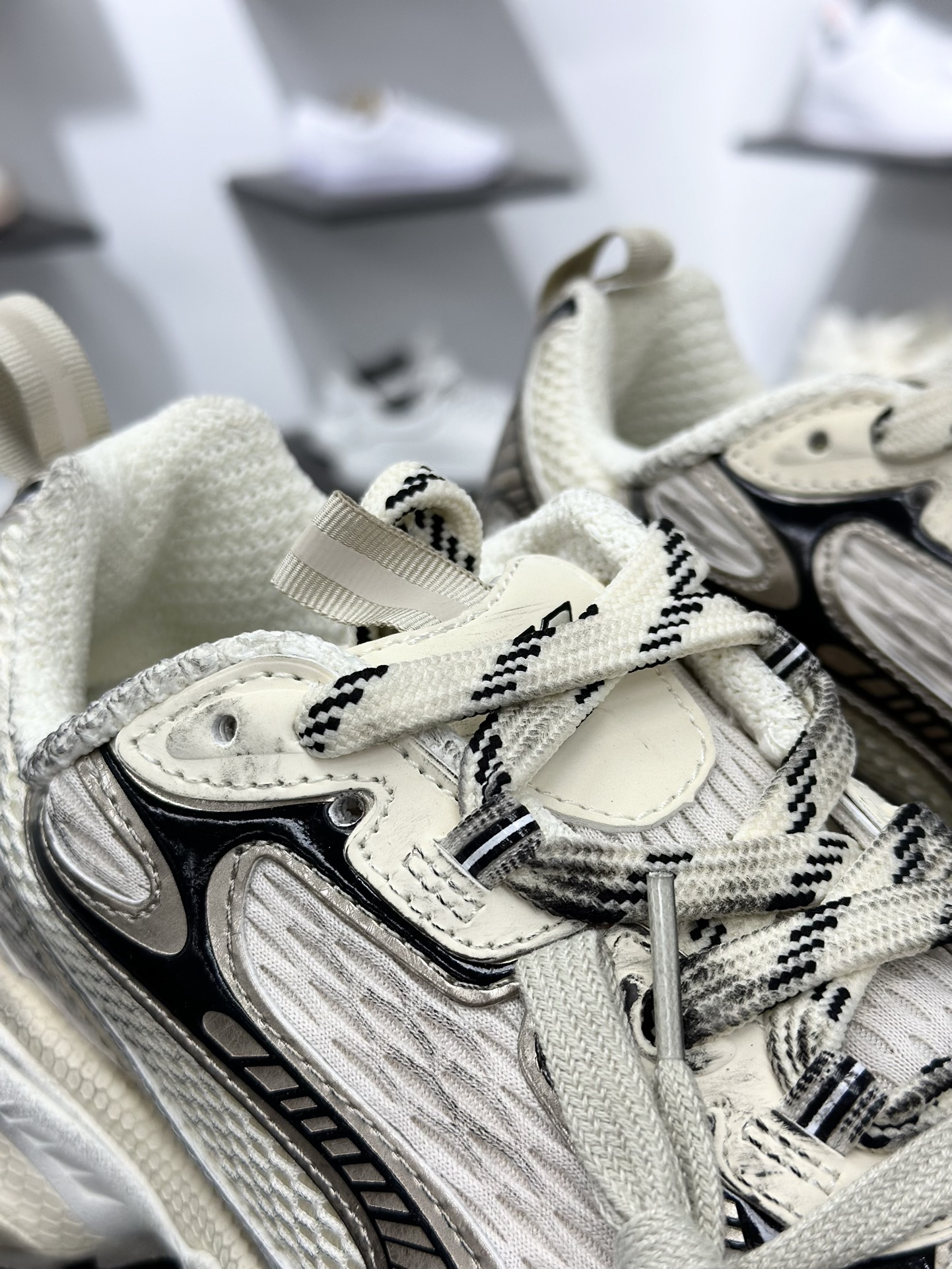 Balenciaga巴黎世家 Runner2.0 灰银色 779066WRNNY1180